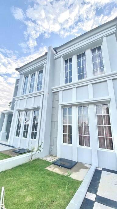 Rumah liburan Verse House *